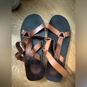 Barney’s New York men’s leather sandals size 11